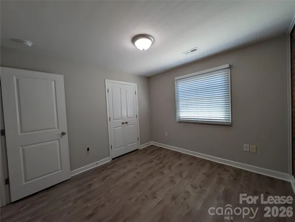 $1,590 | 1215 Green Oaks Lane, Unit F, Charlotte, NC 28205