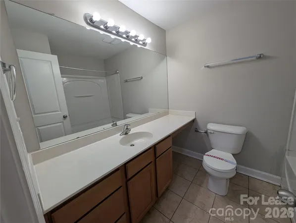 $1,590 | 1215 Green Oaks Lane, Unit F, Charlotte, NC 28205