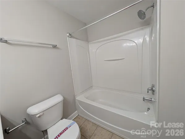 $1,590 | 1215 Green Oaks Lane, Unit F, Charlotte, NC 28205