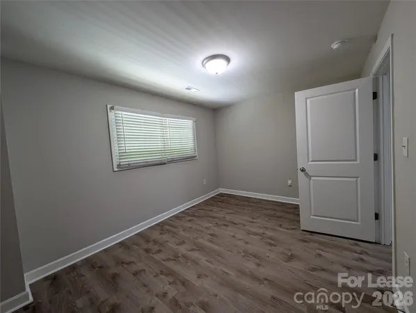 $1,590 | 1215 Green Oaks Lane, Unit F, Charlotte, NC 28205