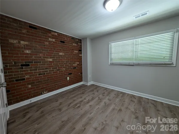 $1,590 | 1215 Green Oaks Lane, Unit F, Charlotte, NC 28205