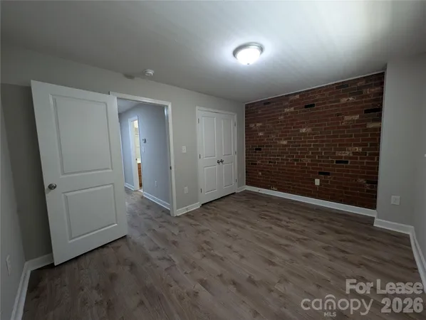 $1,590 | 1215 Green Oaks Lane, Unit F, Charlotte, NC 28205