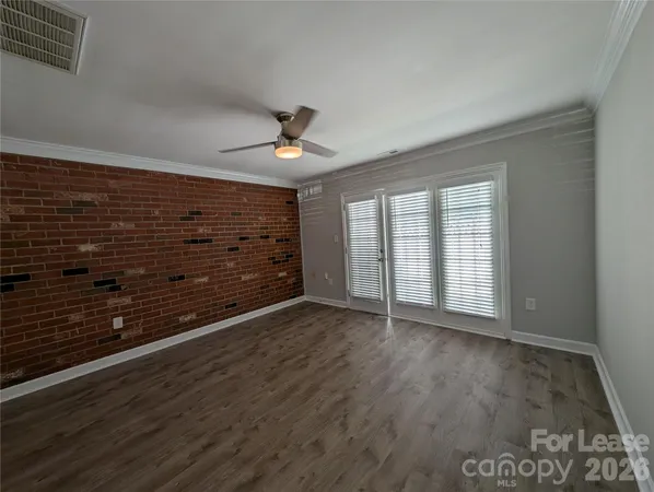 $1,590 | 1215 Green Oaks Lane, Unit F, Charlotte, NC 28205