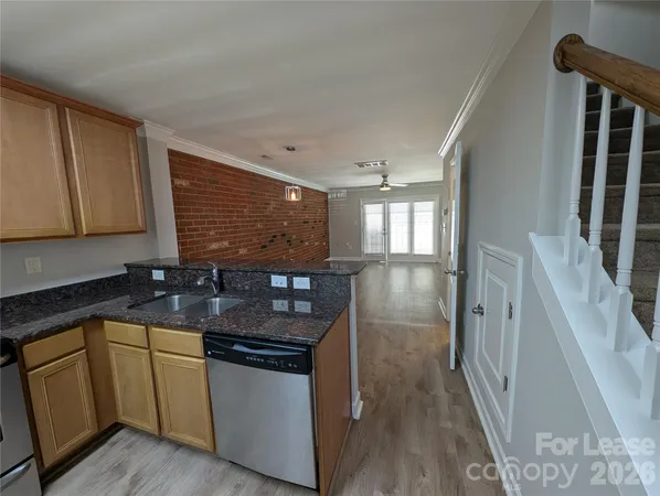 $1,590 | 1215 Green Oaks Lane, Unit F, Charlotte, NC 28205