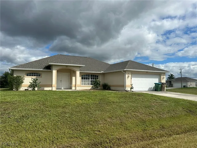 $1,975 | 3929 Northwest 42nd Avenue, Cape Coral, FL 33993