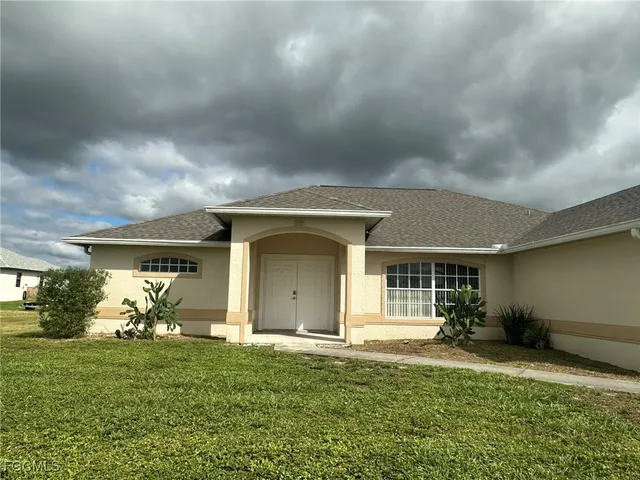 $1,975 | 3929 Northwest 42nd Avenue, Cape Coral, FL 33993