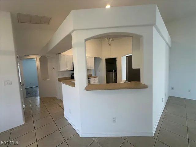 $1,975 | 3929 Northwest 42nd Avenue, Cape Coral, FL 33993