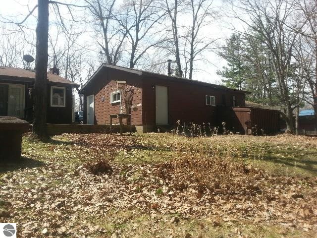 2126 Jefferson Road Harrison, MI 48625 - Photo 6 of 20 1784422-5.JPG