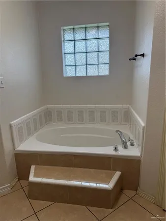 $1,600 | 112 Msg Mario A Solis Lane, La Villa, TX 78562