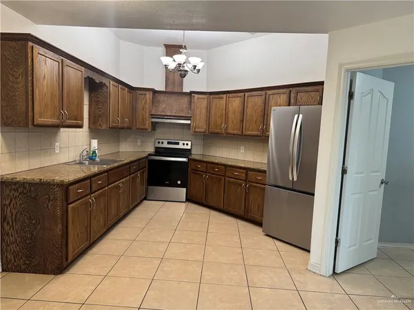 $1,600 | 112 Msg Mario A Solis Lane, La Villa, TX 78562