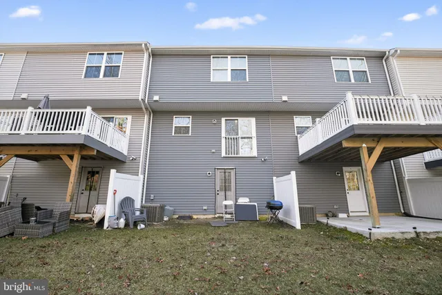 a house view with a outdoor space