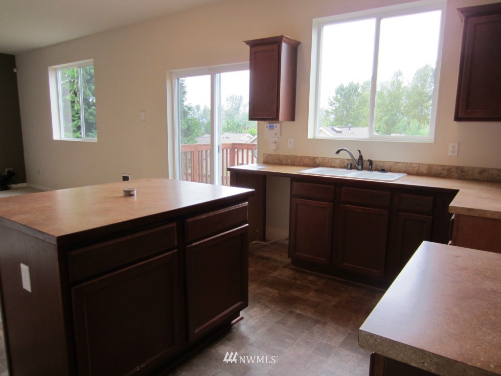 523 Field Place Northeast Renton, WA 98059 - Photo 8 of 22