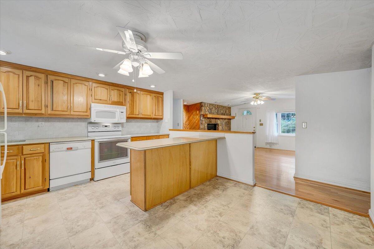 4144 Daugherty Road Salem, VA 24153 - Photo 17 of 57 15-MIB01951