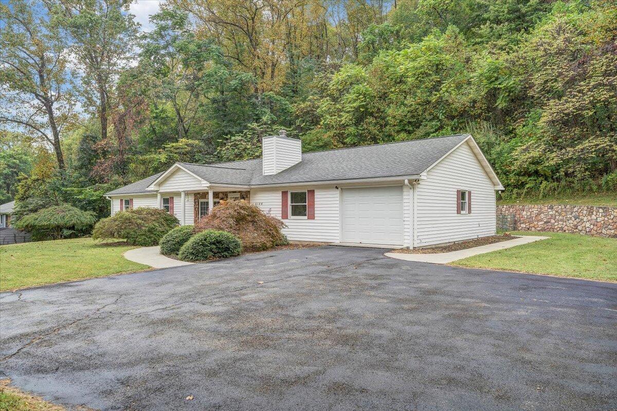 4144 Daugherty Road Salem, VA 24153 - Photo 3 of 57 41-MIB02035