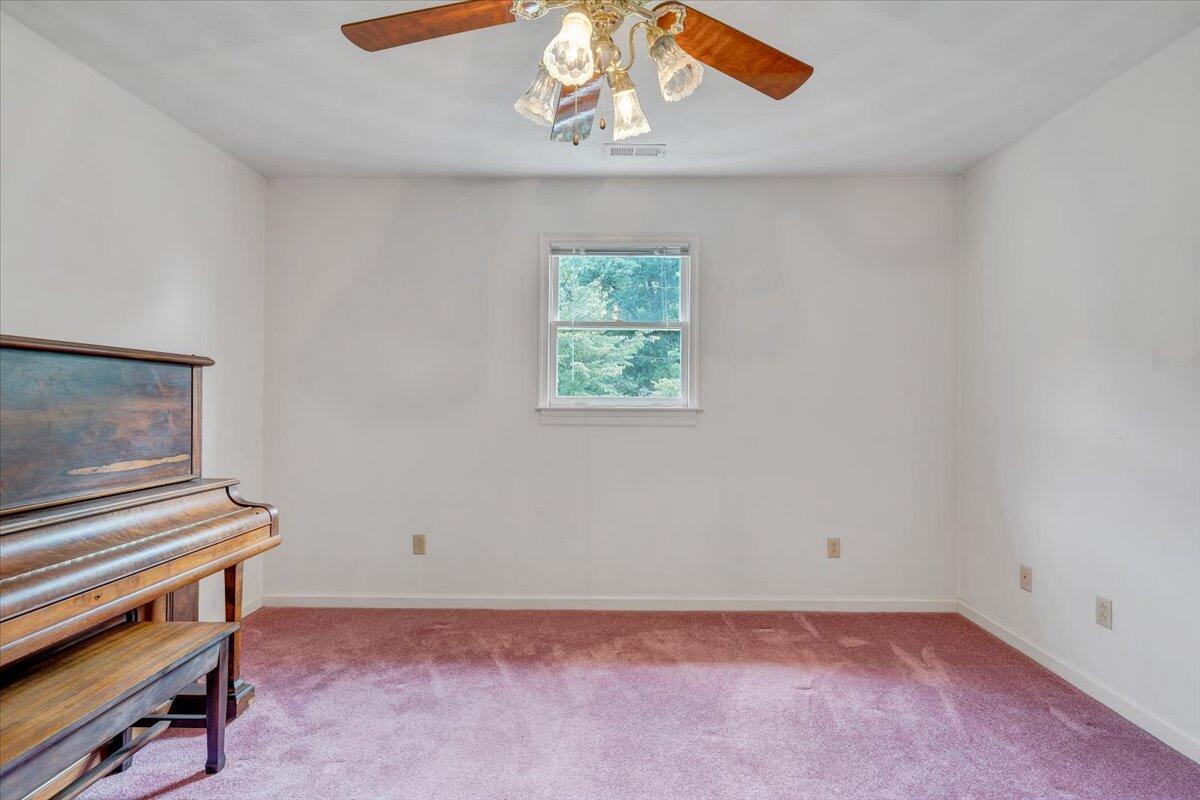 4144 Daugherty Road Salem, VA 24153 - Photo 31 of 57 29-MIB01879