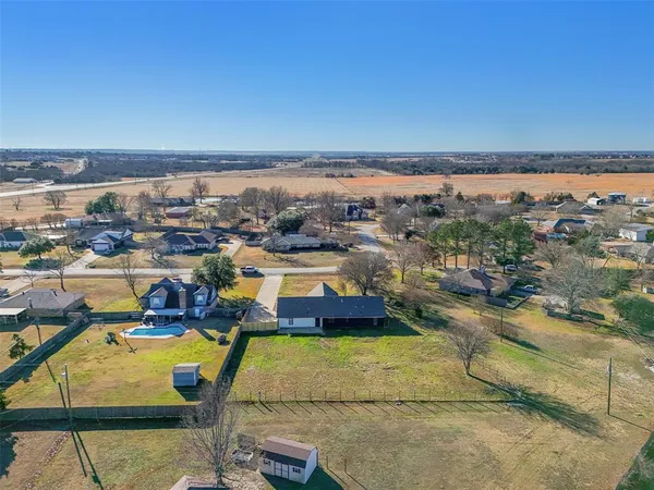 $424,900 | 137 South Meadowbrook Drive, Pottsboro, TX 75076