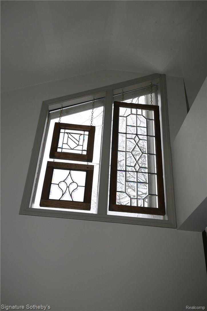 6620 Clarkston Road Clarkston, MI 48346 - Photo 16 of 72 Custom Designed Window