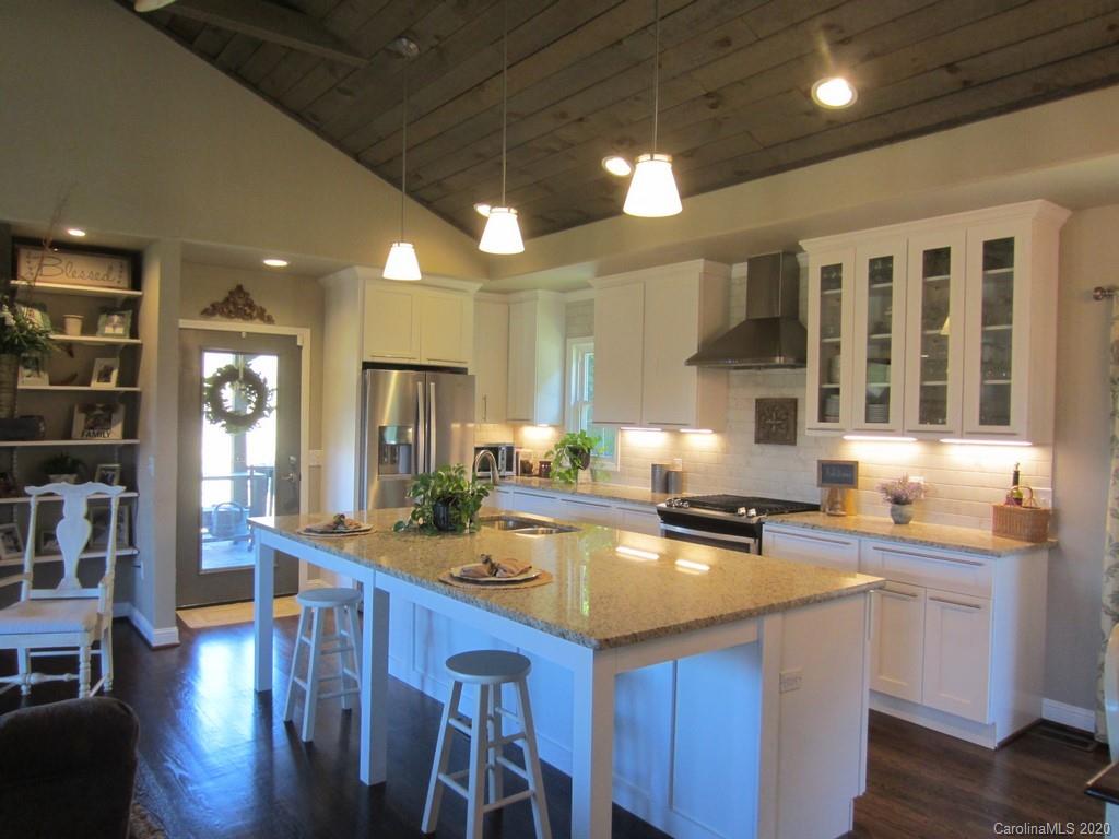 106 Trantham Road Canton, NC 28716 - Photo 6 of 30