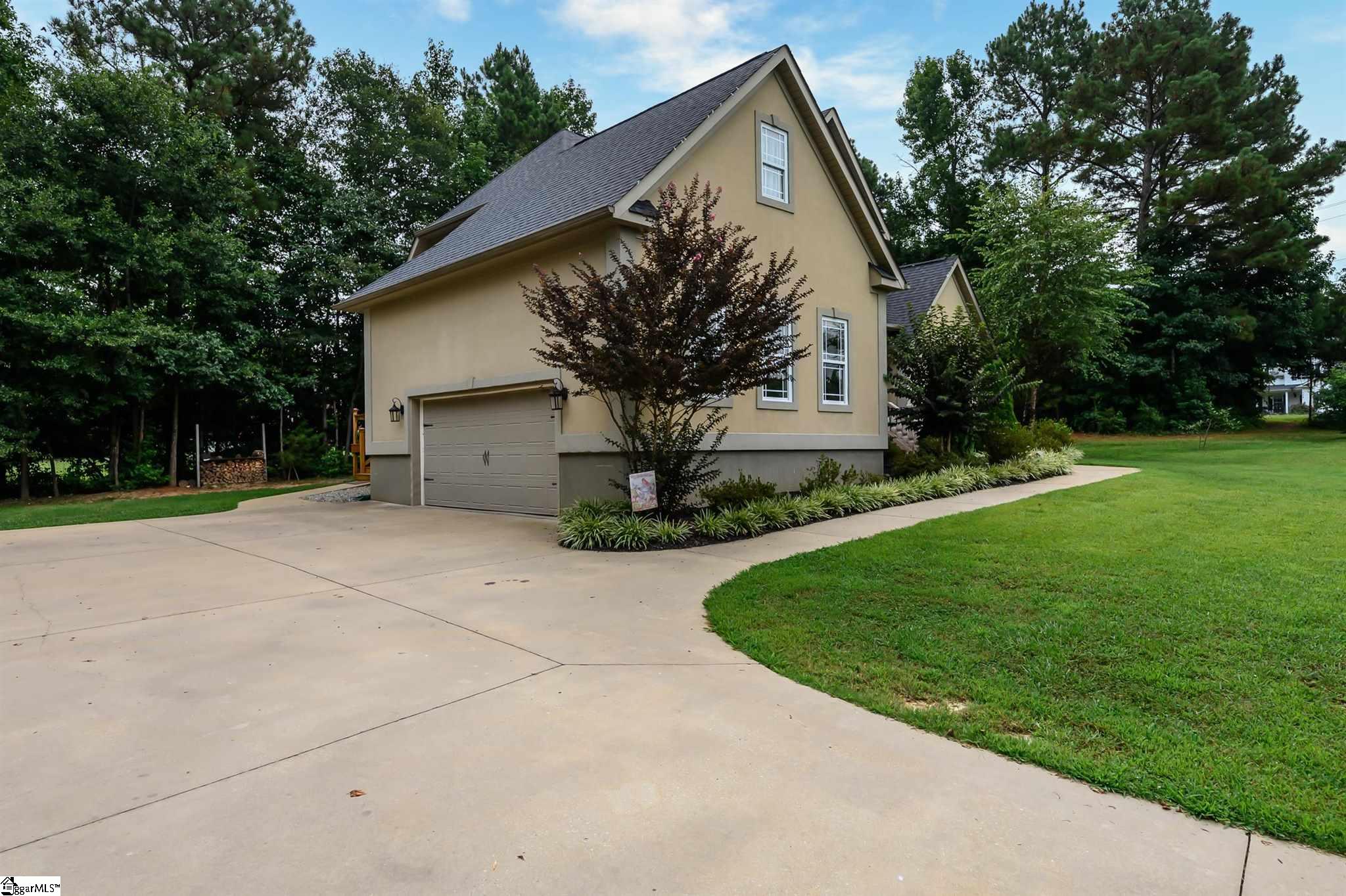 110 Mimosa Road Lyman, SC 29365 - Photo 3 of 26
