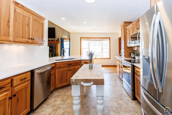 $725,000 | 4230 Northwest Valencia Road, Silver Lake, KS 66539