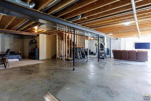 $725,000 | 4230 Northwest Valencia Road, Silver Lake, KS 66539