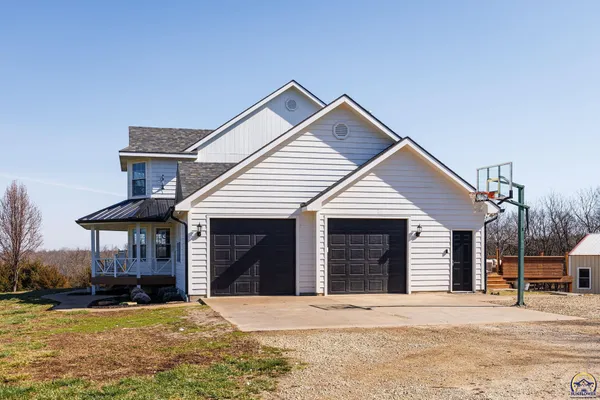 $725,000 | 4230 Northwest Valencia Road, Silver Lake, KS 66539