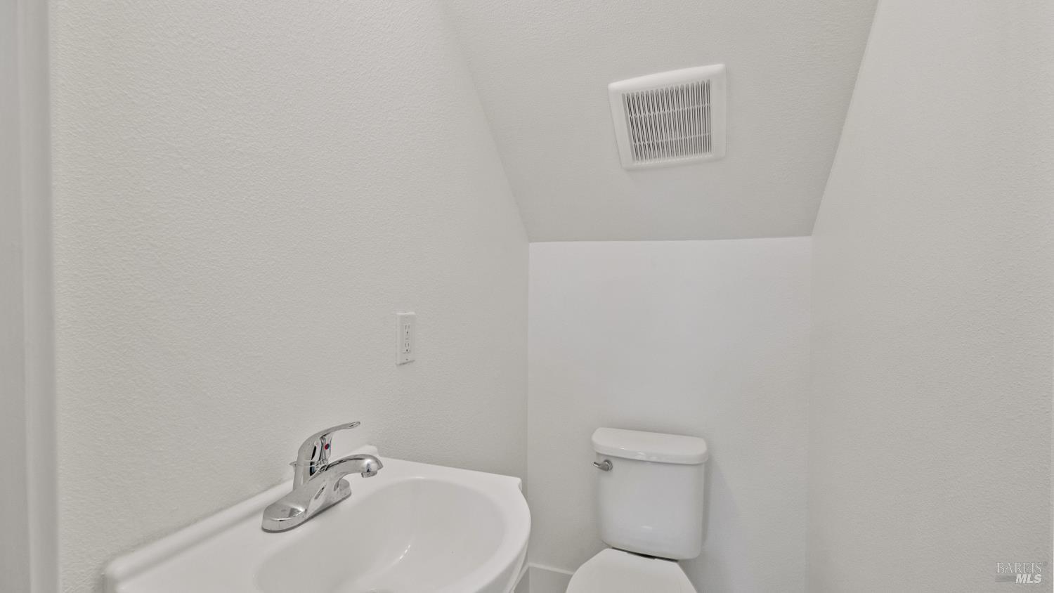 4608 Tavares Lane Santa Rosa, CA 95409 - Photo 16 of 37