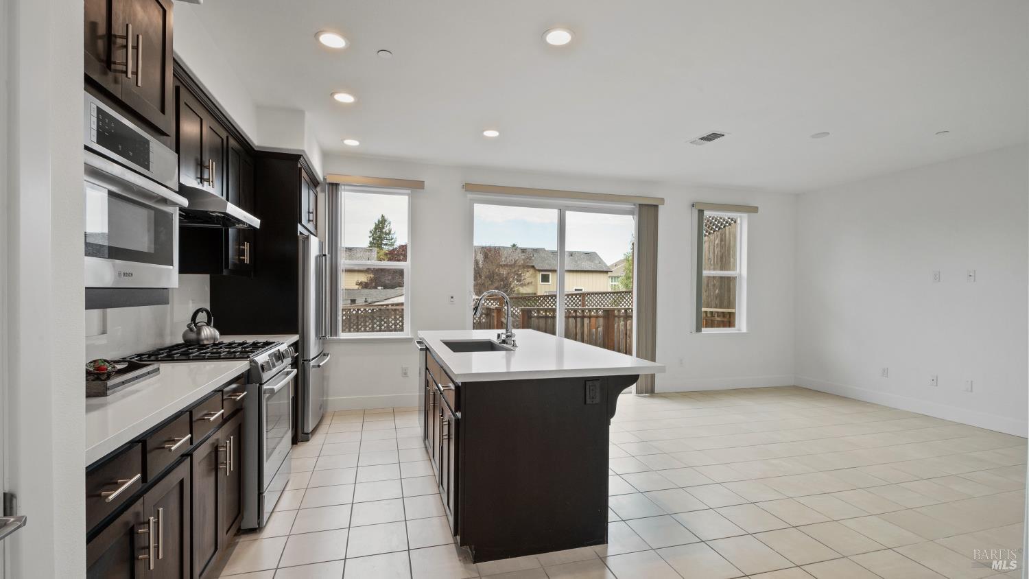 4608 Tavares Lane Santa Rosa, CA 95409 - Photo 7 of 37