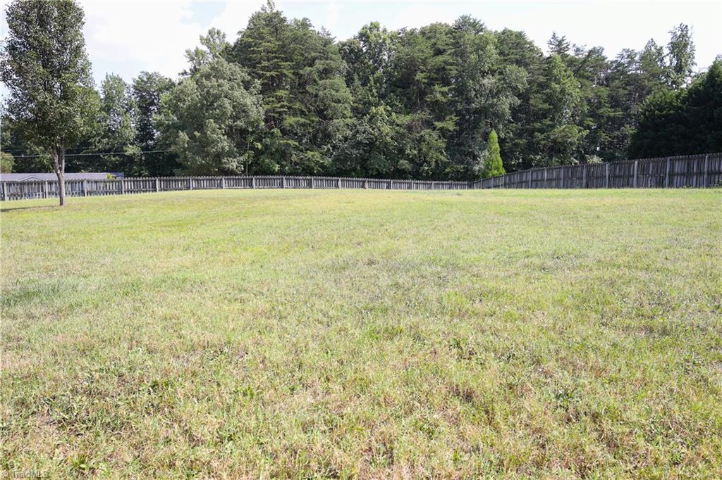 605 Blenheim Court Oak Ridge, NC 27310 - Photo 14 of 29