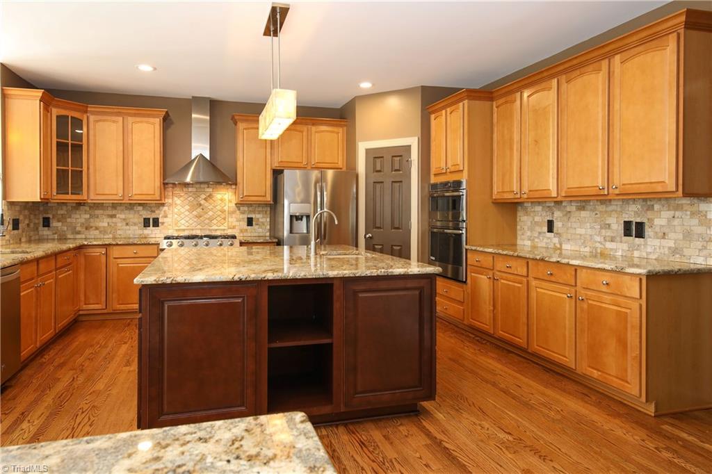 605 Blenheim Court Oak Ridge, NC 27310 - Photo 8 of 29