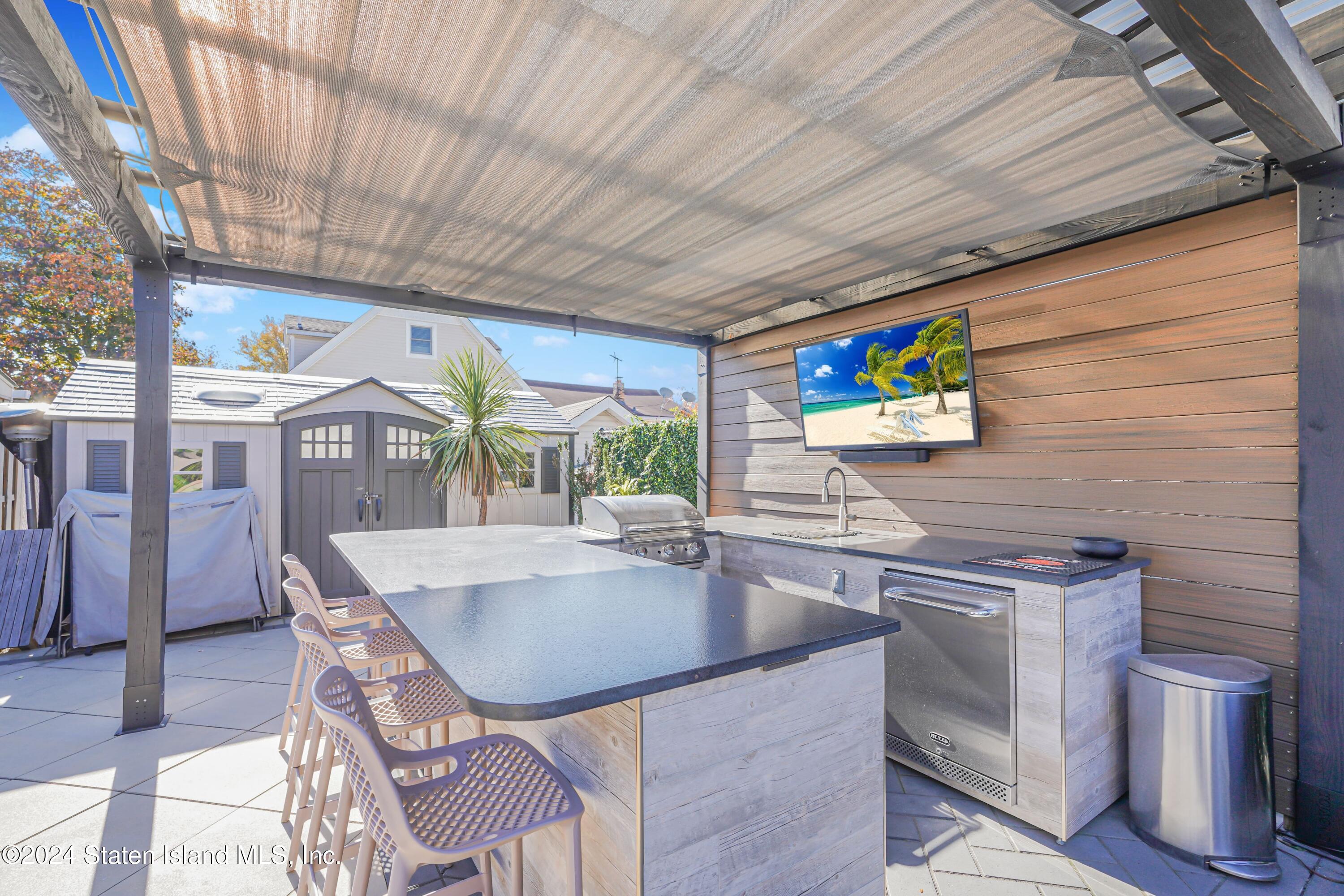 488 Foster Road Staten Island, NY 10309 - Photo 40 of 47 (40) OUTDOOR KITCHEN