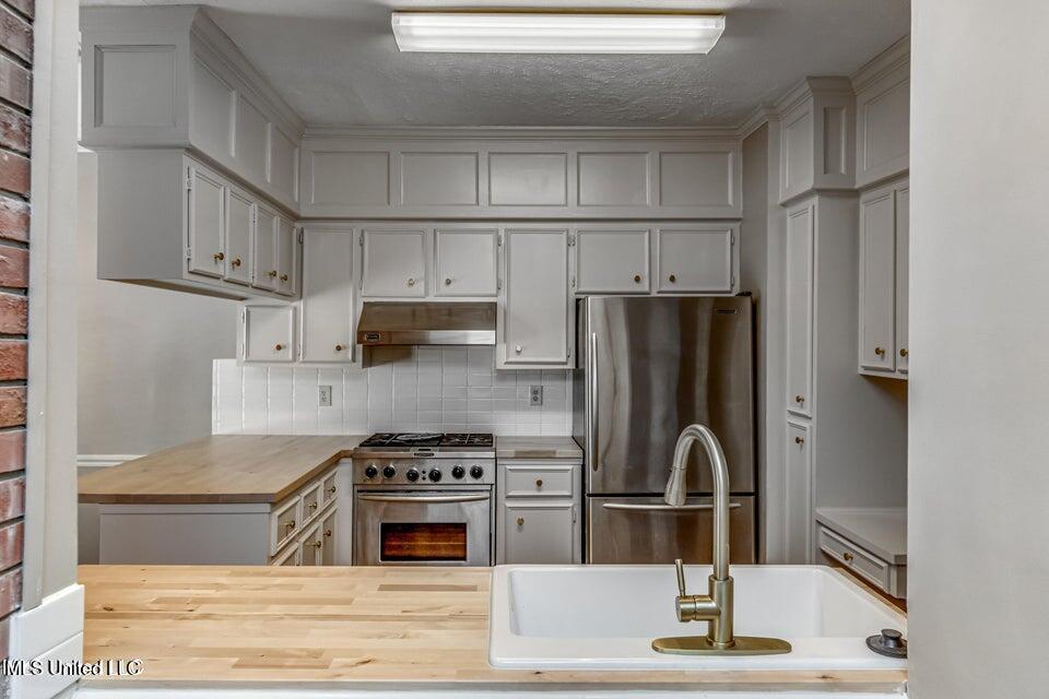 560 Dixton Drive Brandon, MS 39047 - Photo 11 of 58 Dixton 11