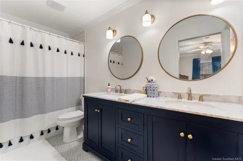 $484,900 | 1117 Inverness Drive, Lake Charles, LA 70605