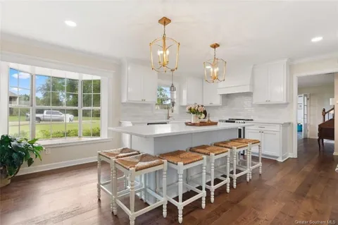 $484,900 | 1117 Inverness Drive, Lake Charles, LA 70605