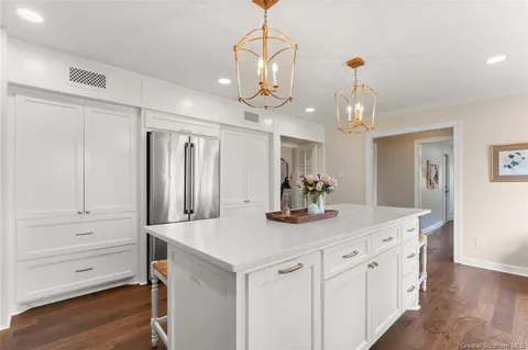 $484,900 | 1117 Inverness Drive, Lake Charles, LA 70605