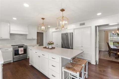 $484,900 | 1117 Inverness Drive, Lake Charles, LA 70605