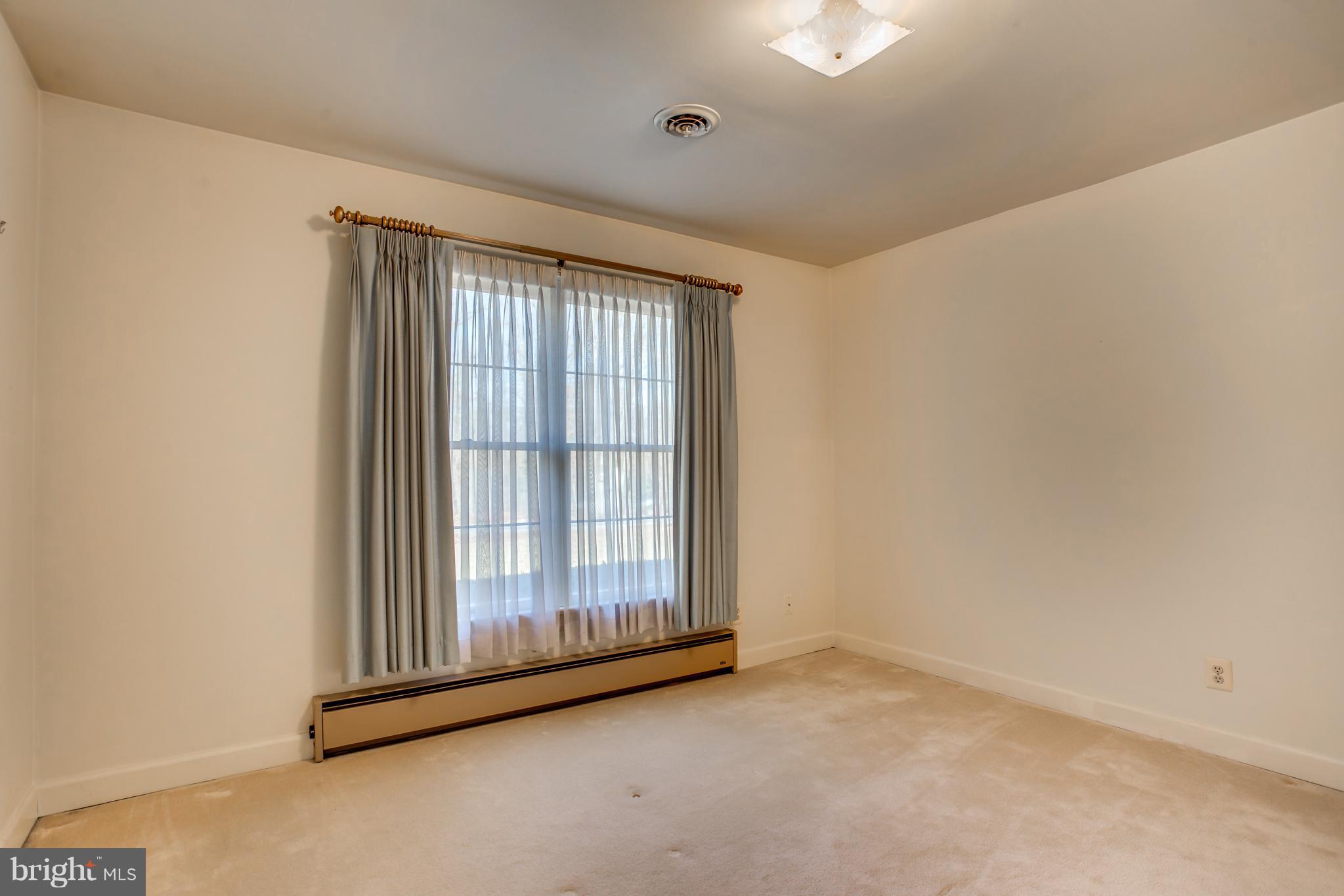 4950 Lansdowne Road Fredericksburg, VA 22408 - Photo 23 of 29 3rd Bedroom