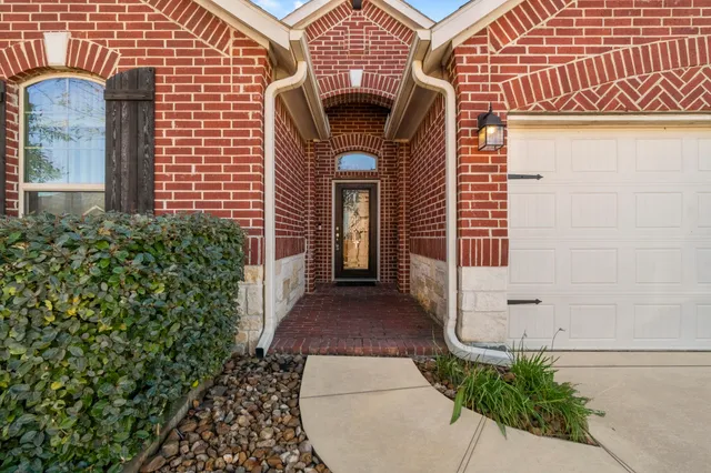 $395,000 | 1506 Heartwood Drive, Conroe, TX 77384