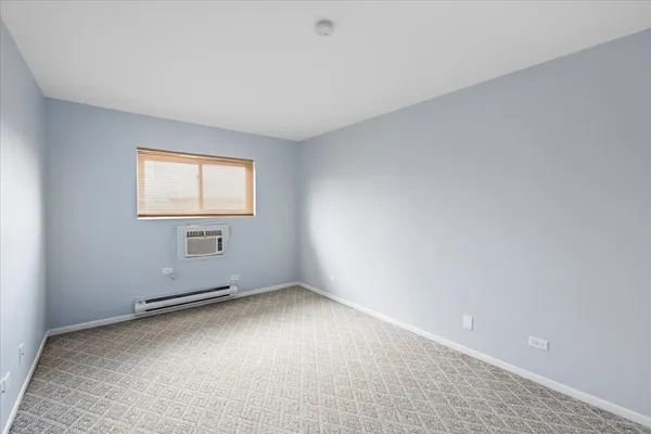 $180,000 | 1000 Spruce Street, Unit 2A, Glendale Heights, IL 60139