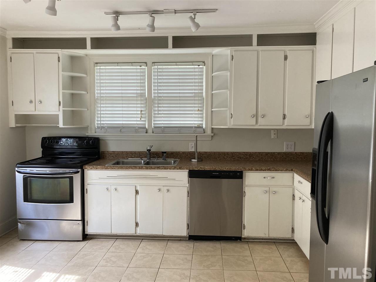 300 Brooks Avenue Raleigh, NC 27607 - Photo 3 of 27