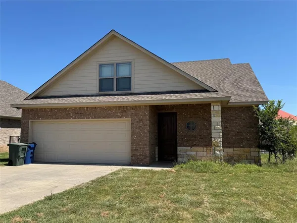 $2,000 | 1443 Lauren Lane, Granbury, TX 76048
