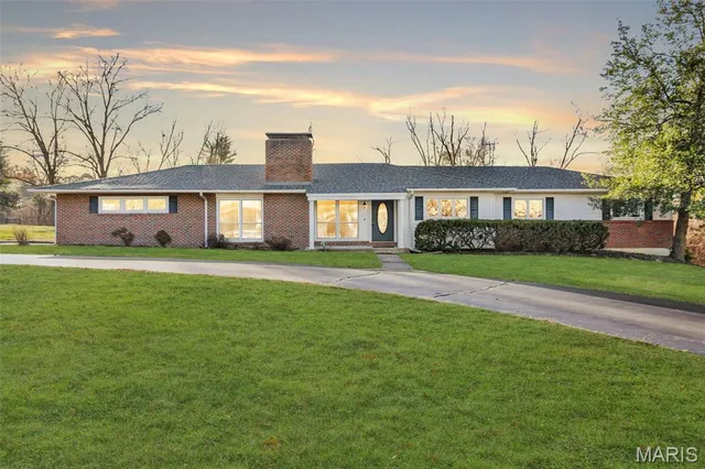 $850,000 | 11546 Conway Road, St. Louis, MO 63131