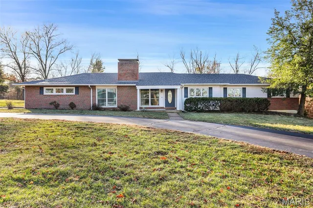 $850,000 | 11546 Conway Road, St. Louis, MO 63131