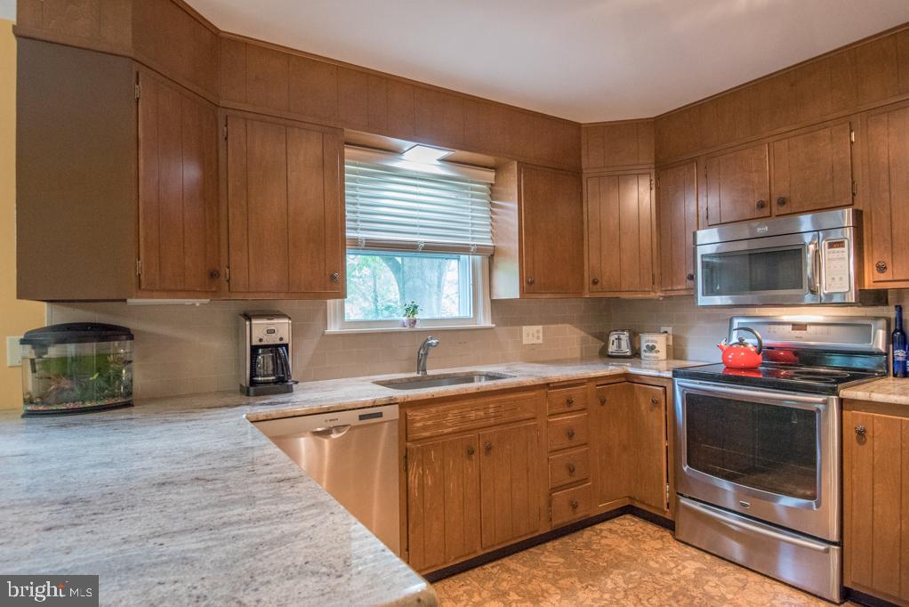 1946 North Eden Road Lancaster, PA 17601 - Photo 17 of 62 Gallery Image 17