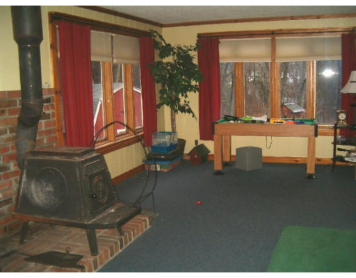 46 Fowler Street Upton, MA 01568 - Photo 8 of 13 Gallery Image 8