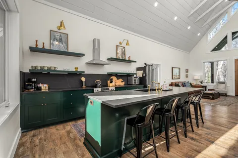 $1,225,000 | 2425 Westlake Avenue, Monteagle, TN 37356