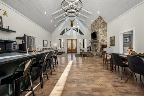 $1,225,000 | 2425 Westlake Avenue, Monteagle, TN 37356