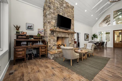 $1,225,000 | 2425 Westlake Avenue, Monteagle, TN 37356