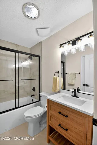 $399,000 | 2 Llewellyn Court, Jackson, NJ 08527