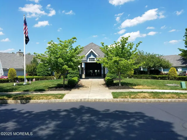 $399,000 | 2 Llewellyn Court, Jackson, NJ 08527